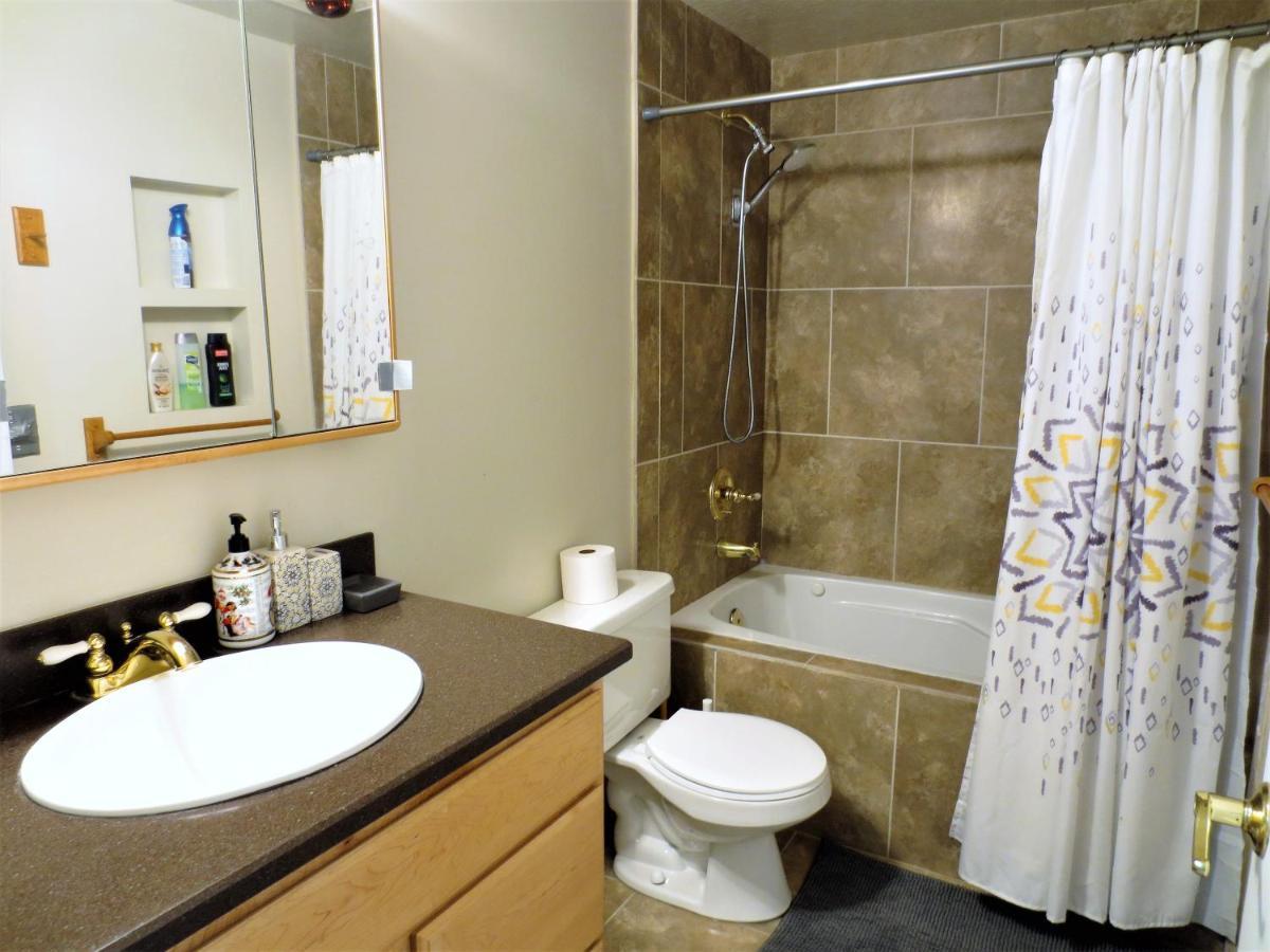 盐湖城Entire Huge Basement! Fast Wifi! Private Entrance!别墅 外观 照片