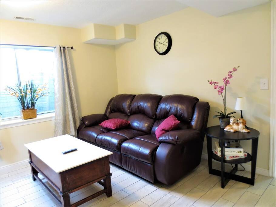盐湖城Entire Huge Basement! Fast Wifi! Private Entrance!别墅 外观 照片